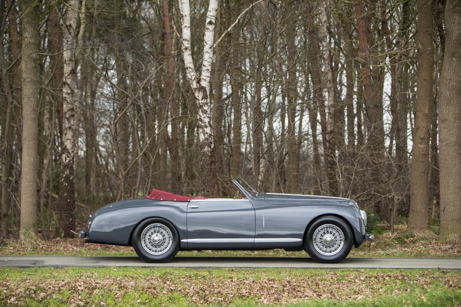  Alfa Romeo 6C 2500 SS Cabriolet 1947 года  (фото 7 из 40)